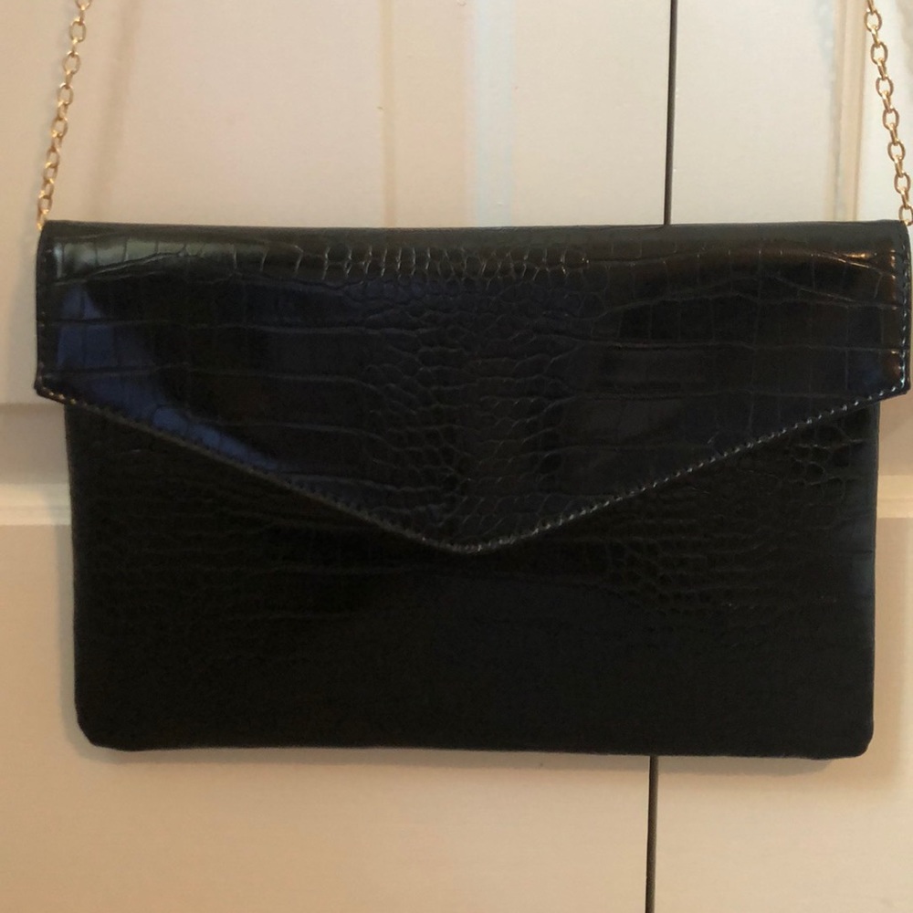 Lulu’s Black Clutch with Gold Chain